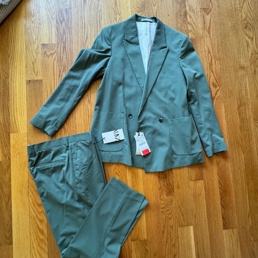 Zara Men’s Double Breasted Suit